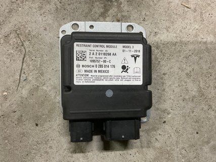 Блок безпеки срс SRS Tesla Model 3 18-20 стріляний 1095757-00-C фото