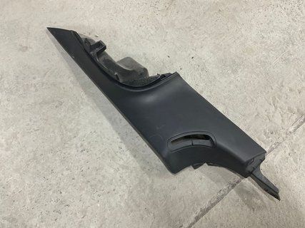 Задня накладка стійки верхня ліва Tesla Model 3 18- 1086281-00-G фото