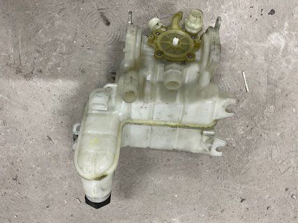 Розширюючий бачок охолодження Tesla Model 3 18-20 1097015-00-M фото