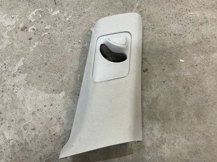 Накладка центральної стійки верхня права Tesla Model 3 18-23 1086255-01-K фото