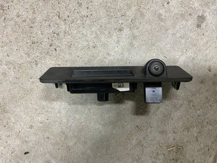 Кнопка відкриття кришки багажника з камерою Tesla Model 3 18- 1095949-65-D фото
