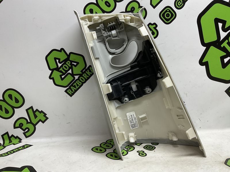 Накладка центральної стійки верхня права Tesla Model 3 18-23 1086255-01-K фото