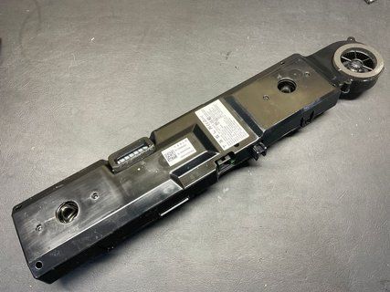 Модуль керування телематичним зв'язком Tesla Model 3 24- Highland 1702588-00-H фото