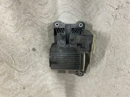 Клапан теплового насоса Tesla Model 3/Y 20- 1506859-00-D фото