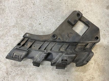 Кріплення переднього бампера фари ліве Tesla Model 3/Y 18- 1453377-00-A фото