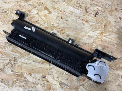 Дифлектор заслонка пічки торпеди лівий Tesla Model 3/Y 18-23 1083323-00-G фото