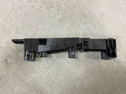 Кронштейн підлоги багажника правий Tesla Model Y 22- 1552221-00-C фото