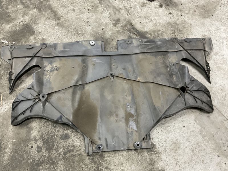 Захист заднього підрамника Tesla Model 3/Y 18- З дефектом тип2 1498771-00-D фото