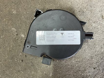 Вентиляція переднього сидіння нижня Tesla Model 3 24- Highland 1699960-00-C фото