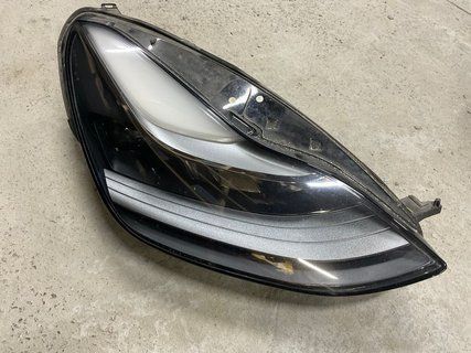 Фара права Tesla Model 3/Y 18- з лінзою Зломане кріплення 1514953-00-A фото