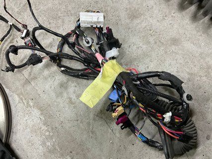 Проводка дверей передніх лівих Tesla Model 3 18- Тип 4 1067957-00-E фото
