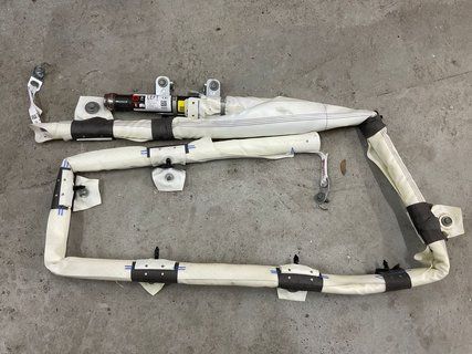 Штора безпеки ліва Tesla Model 3 18-23 1077827-00-E фото