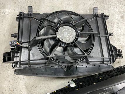 Касета радіаторів Tesla Model 3 24- Highland в зборі 1103545-00-B фото