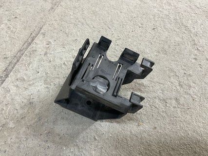 Кронштейн кріплення переднього радара Tesla Model Y 20- 1500123-00-B фото