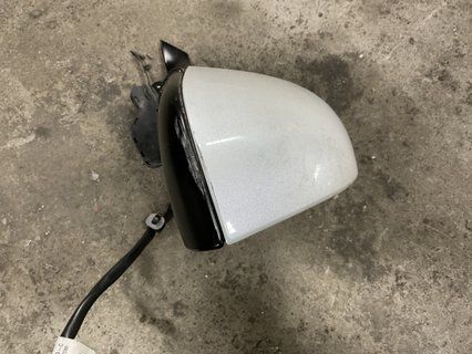 Дзеркало бокове ліве Tesla Model Y 20- з дефектом 1594111-00-C фото