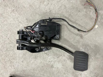 Педаль тормоза Tesla Model 3 18- 1044691-00-D фото