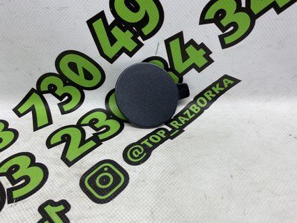 Заглушка буксировочного крюка передня Tesla Model 3 18-23 1460701-00-B фото