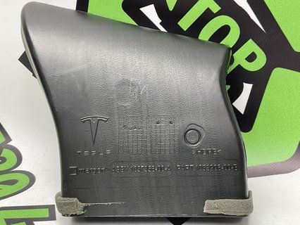 Повітропровід задньої частини салону з'єднувальний Tesla Model X 2016 1053906-00-B фото