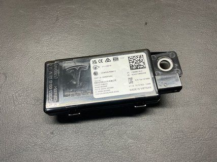 Підсилювач антени Tesla Model 3 24- Highland 1780580-00-C фото