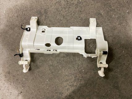 Кронштейн контролера основної батареї (BMS) Tesla Model 3 18- 1101626-00-G фото