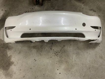 Бампер передній Tesla Model 3 18- з дефектом 1084168-S0-E фото