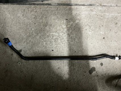 Патрубок системи охолодження основної батареї (55.кв) Tesla Model 3 18- 1521561-00-A фото