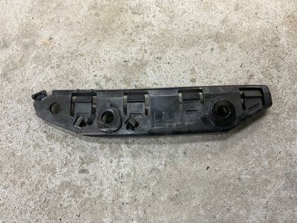 Кріплення переднього бампера крила ліве Tesla Model 3 18- велике 1084181-00-E фото