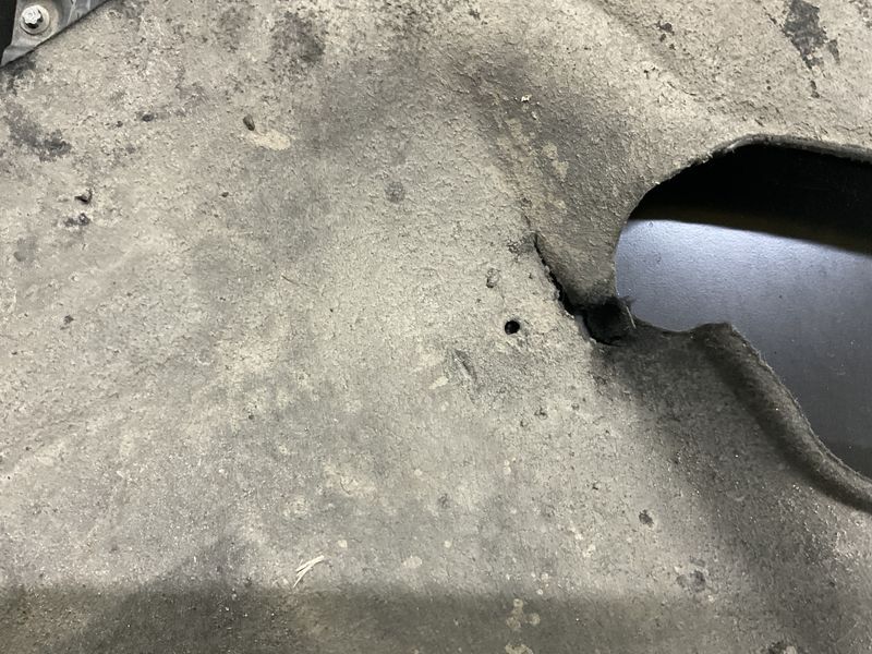 Захист заднього підрамника Tesla Model 3/Y 18- З дефектом тип3 1104313-00-A фото