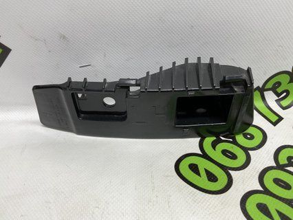 Кронштейн кріплення фонаря заднього лівого Tesla Model 3 18- 1083992-00-D фото