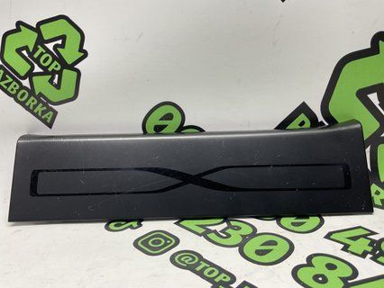 Накладка порога задня ліва Tesla Model X 16&ndash;21 з дефектом 1053189-00-E фото