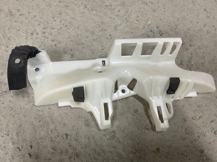 Кронштейн стелі лівий Tesla Model Y 20- 1494610-00-H фото
