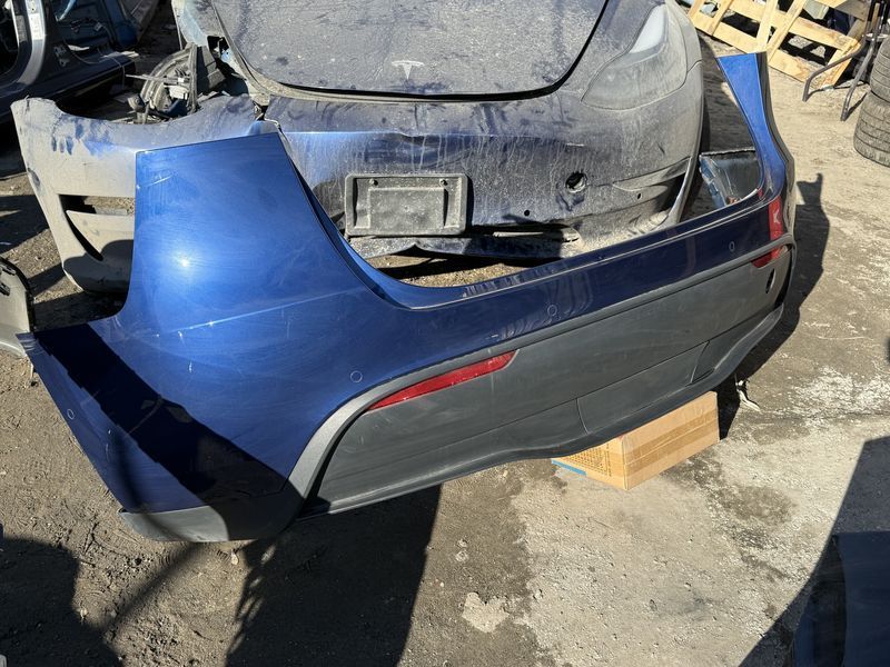 Бампер задній в зборі Tesla Model Y 20-22 PPSB під парктроніки 1540122-01-A фото