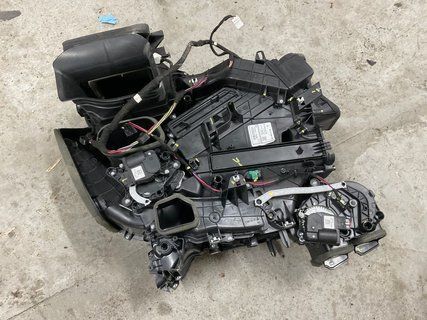 Пічка в зборі Tesla Model 3 18-20 1099999-00-F фото
