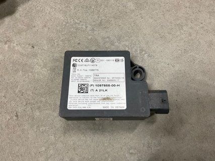 Задня блютуз антена Tesla Model 3 18- 1097855-00-H фото
