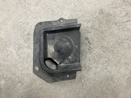 Накладка стакана амортизатора ліва Tesla Model Y 20- 1494083-00-A фото