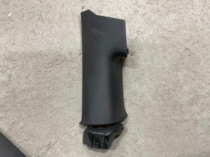 Накладка заднього стійки ліва Tesla Model 3 18- 1086273-00-G фото