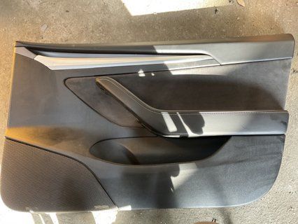 Карта дверей передня права Tesla Model 3 REST 21-23 Біла 1761296-91-H фото
