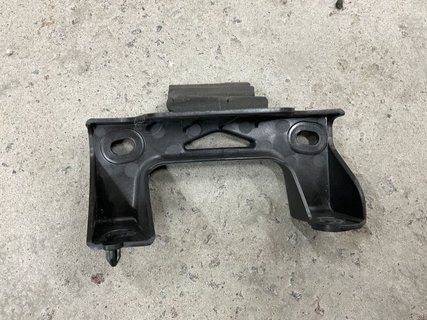 Кронштейн кріплення рами заднього сидіння Tesla Model 3 18-24 1549187-00-A фото