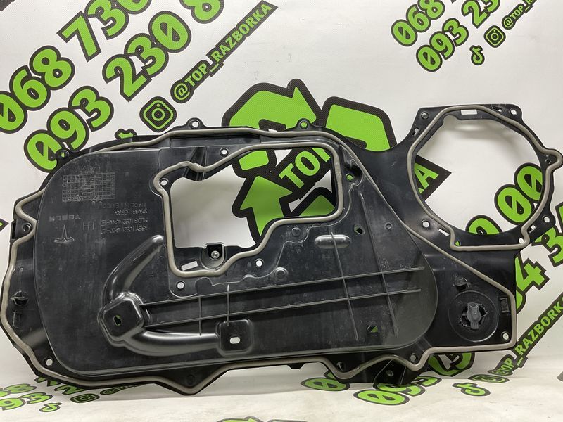 Накладка дверей внутрішня передня ліва Tesla Model 3 18- 1092146-00-D фото