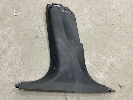Накладка центральної стійки нижня ліва Tesla Model 3 18- 1086296-00-I фото
